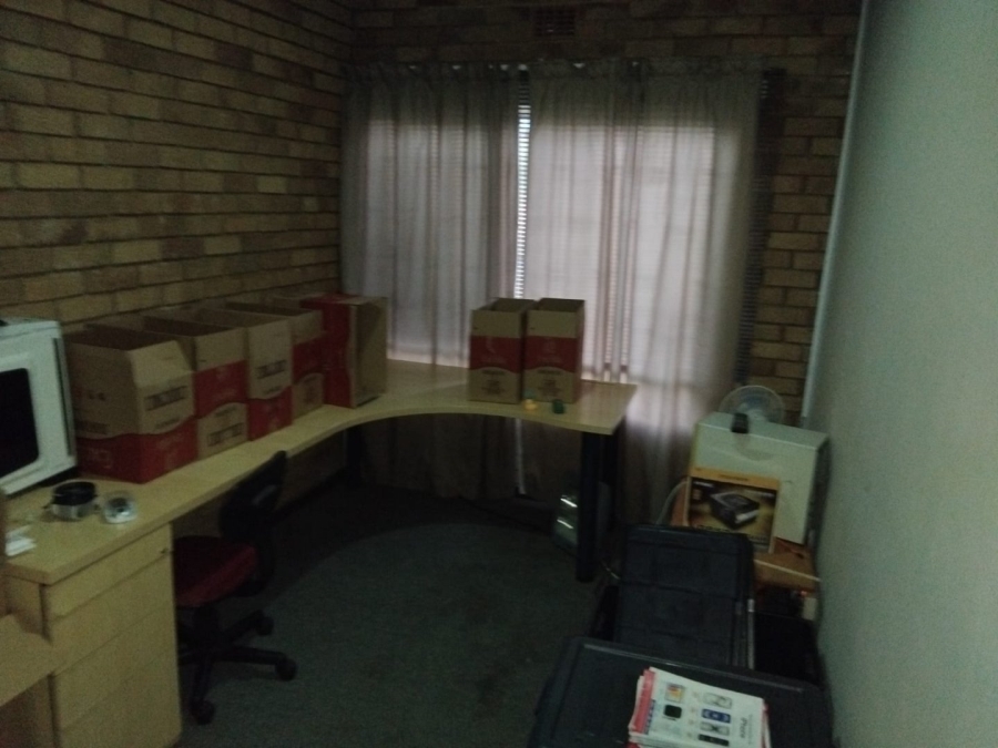4 Bedroom Property for Sale in Lourenspark North West